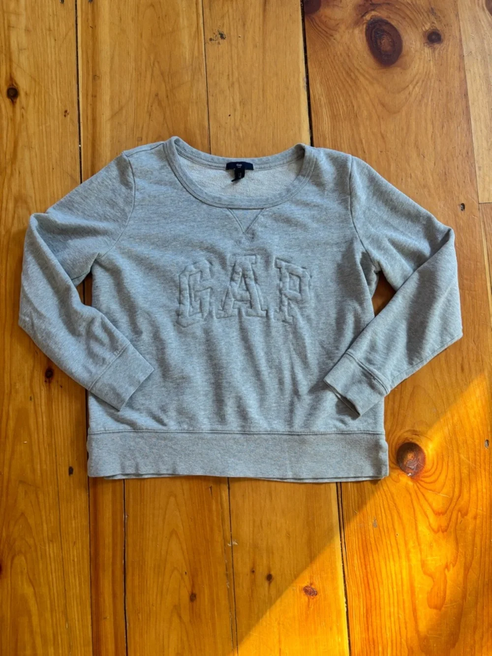 GAP Gray Crewneck Sweatshirt Size Medium
